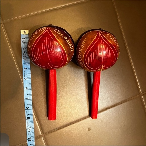 VINTAGE Maracas artisan wood from Cartagena Columbia collectible costume red EUC - Picture 6 of 8